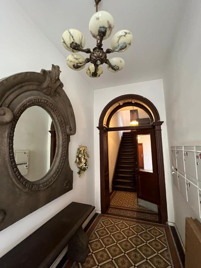 Retro Appartement Im Herzen Von Koeln Deutz Extérieur photo